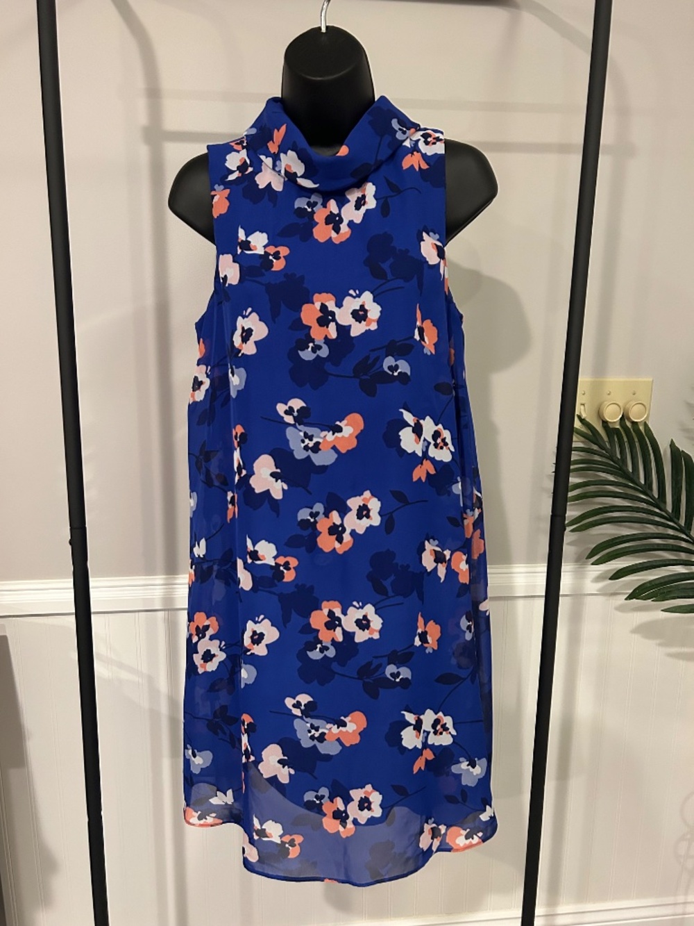 Jessica Howard floral, high neck sleeveless dress with split back; size 12P